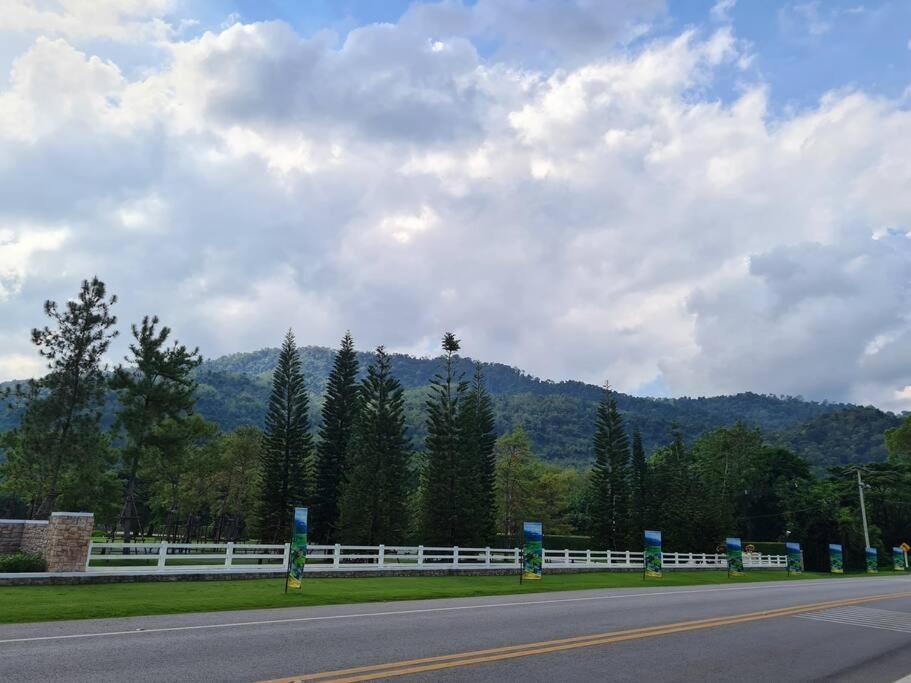Appartamento Baan Khaoyai Cozy Ban Tha Maprang Esterno foto